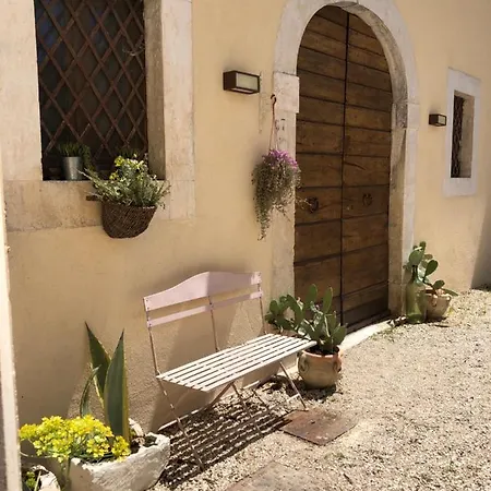 Dimora Dell'arte-cantinarte Semesteranläggning (resort) Navelli